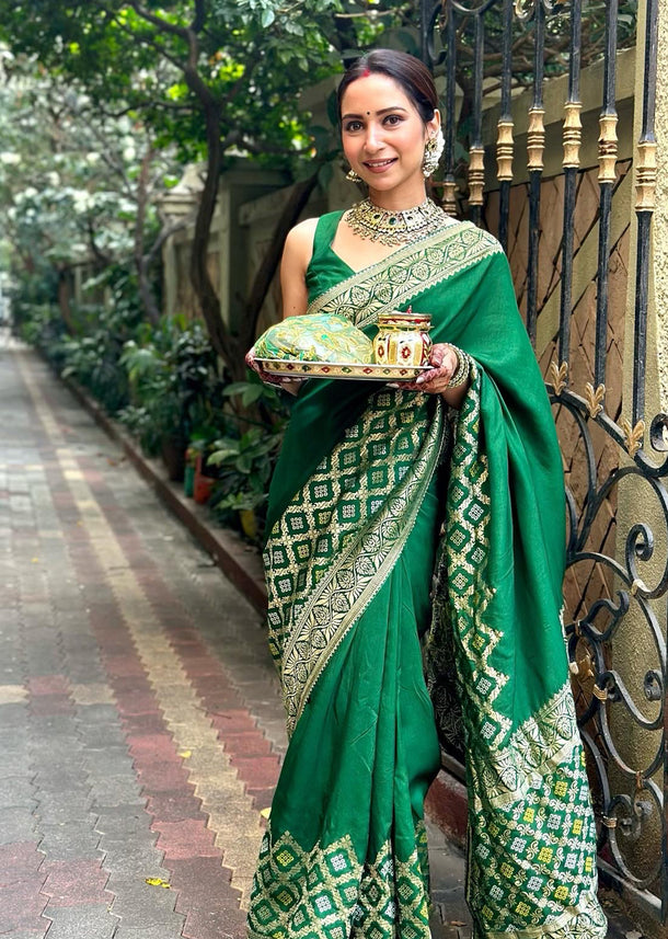 Green Woven Silk Saree With Bandhani Detail And Unstitched Blouse Piece