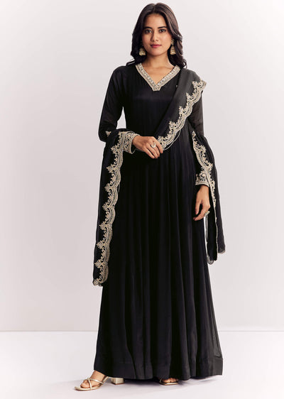 black-chinon-anarkali-suit-with-zardosi-work-and-embroidered-dupatta-sg326422-2