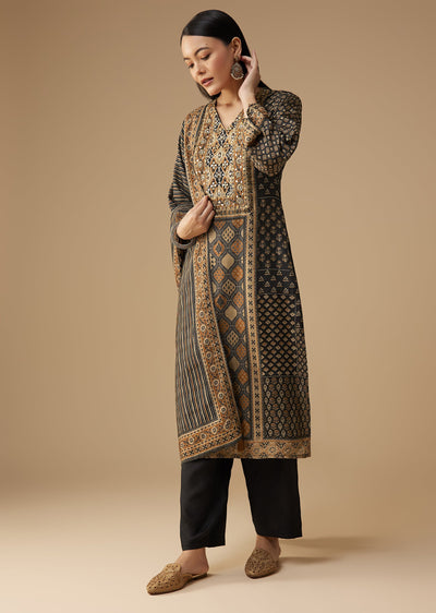 black-indie-printed-silk-kurta-pant-set-sg368490-1 5289a85f-3d12-4252-bb12-7f527b6a4626