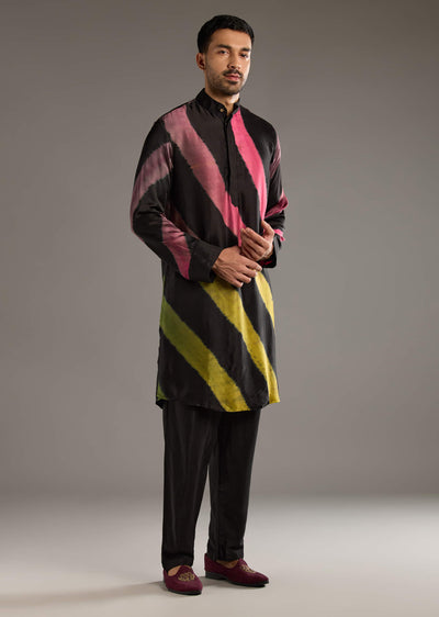 black-modal-kurta-set-for-men-with-hand-dyed-leheriya-print-sg349621-1