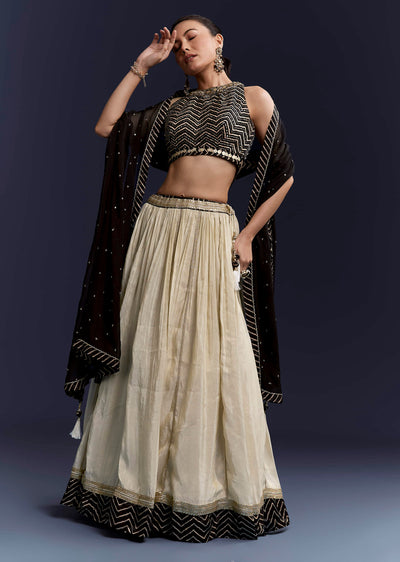 black-satin-bridesmaid-lehenga-with-hand-dyed-chevron-print-choli-sg345071-1