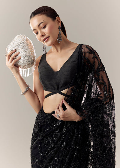 black-v-neck-cut-out-back-dori-blouse-sg389636-1 b201f77e-6ca7-4b37-816b-540aee21ae03
