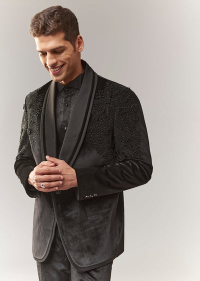black-velvet-tuxedo-with-beads-and-resham-work-sg359663-1 00a6aaa6-40c9-4eef-8fa3-4ecaa89a1cf3