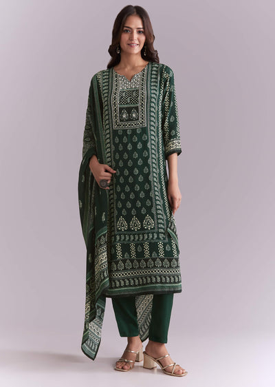green-crepe-kurta-set-with-indie-print-and-moti-detail-sg357226-1