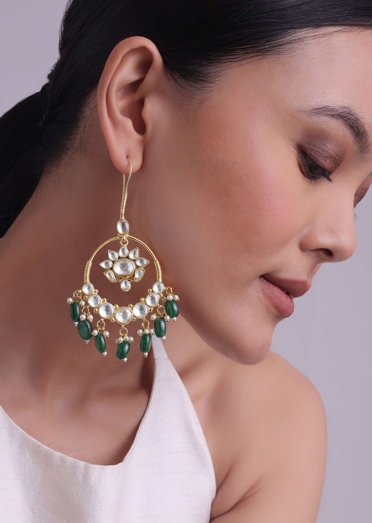 green kundan chandabalis with emerald onyx-sg145802 2