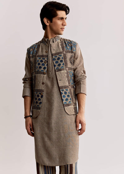 grey-linen-kurta-jacket-set-with-ajrakh-print-sg318183-1