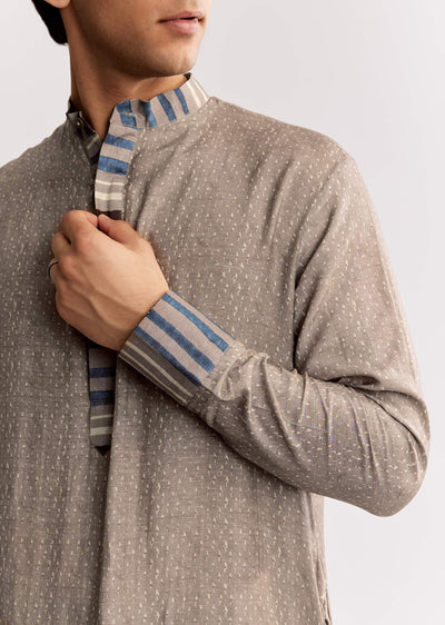 grey-linen-kurta-set-with-ajrakh-print-sg318191-3
