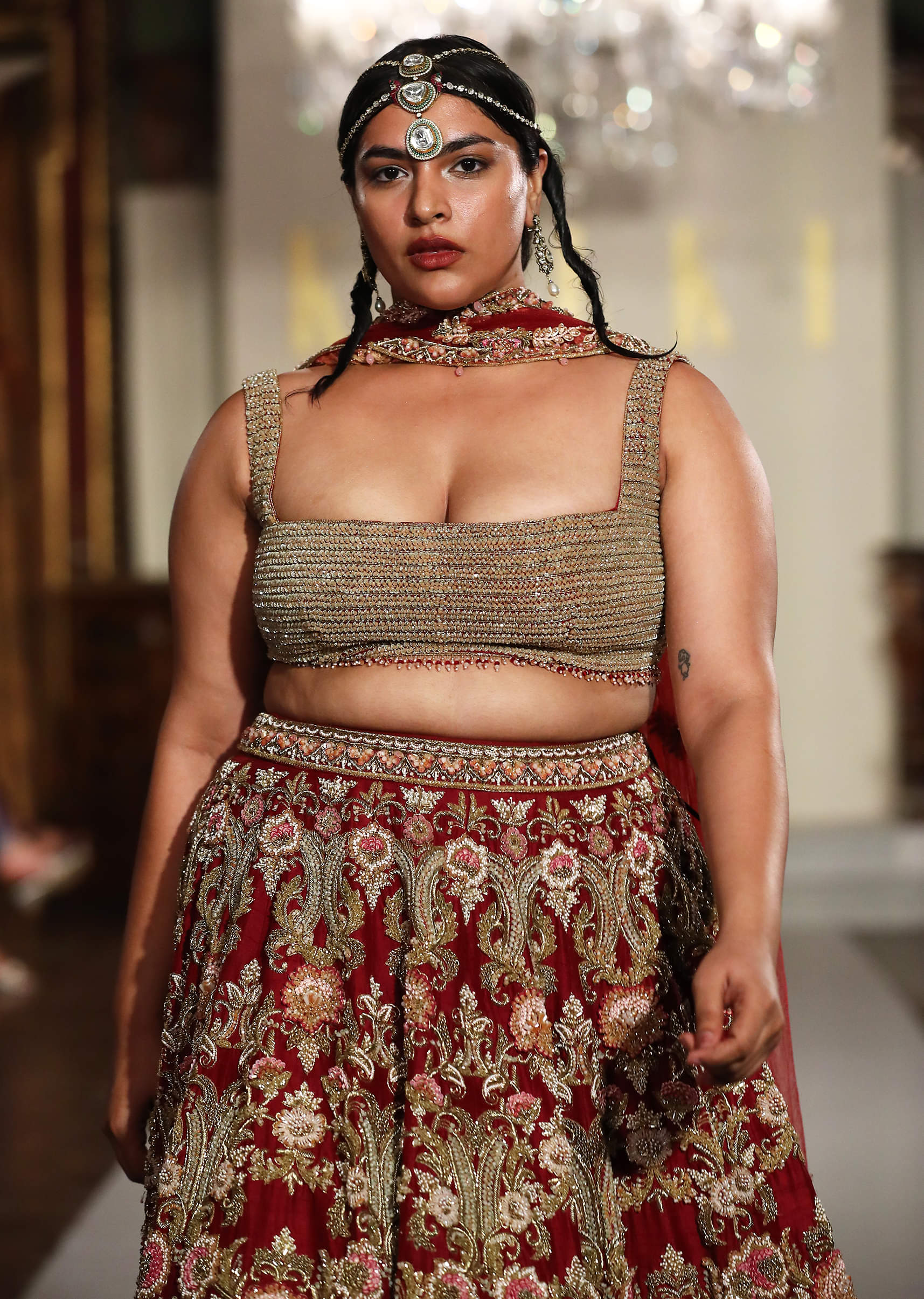 maroon-silk-bridal-lehenga-with-zardosi-and-patch-work-sg355265-2