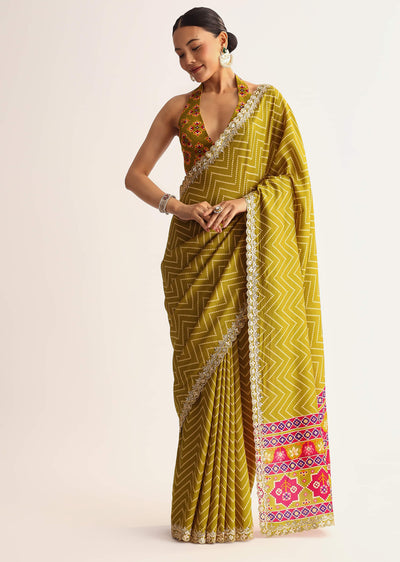 mehendi-green-patola-printed-satin-saree-with-scallop-embroidered-border-sg316231-1