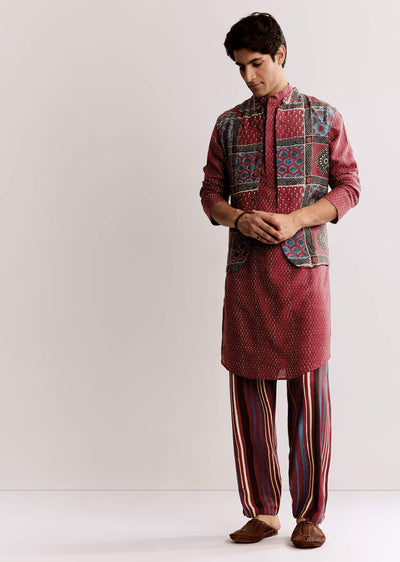 red-linen-kurta-jacket-set-with-ajrakh-print-sg318167-2