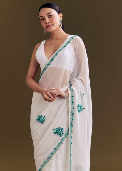 white-georgette-saree-with-traditional-kashmiri-buds-sg293115-2
