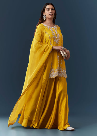 yellow-silk-sequin-work-kurta-and-skirt-set-sg359428-1 1840211e-6499-411f-8ac7-5f76ac317151