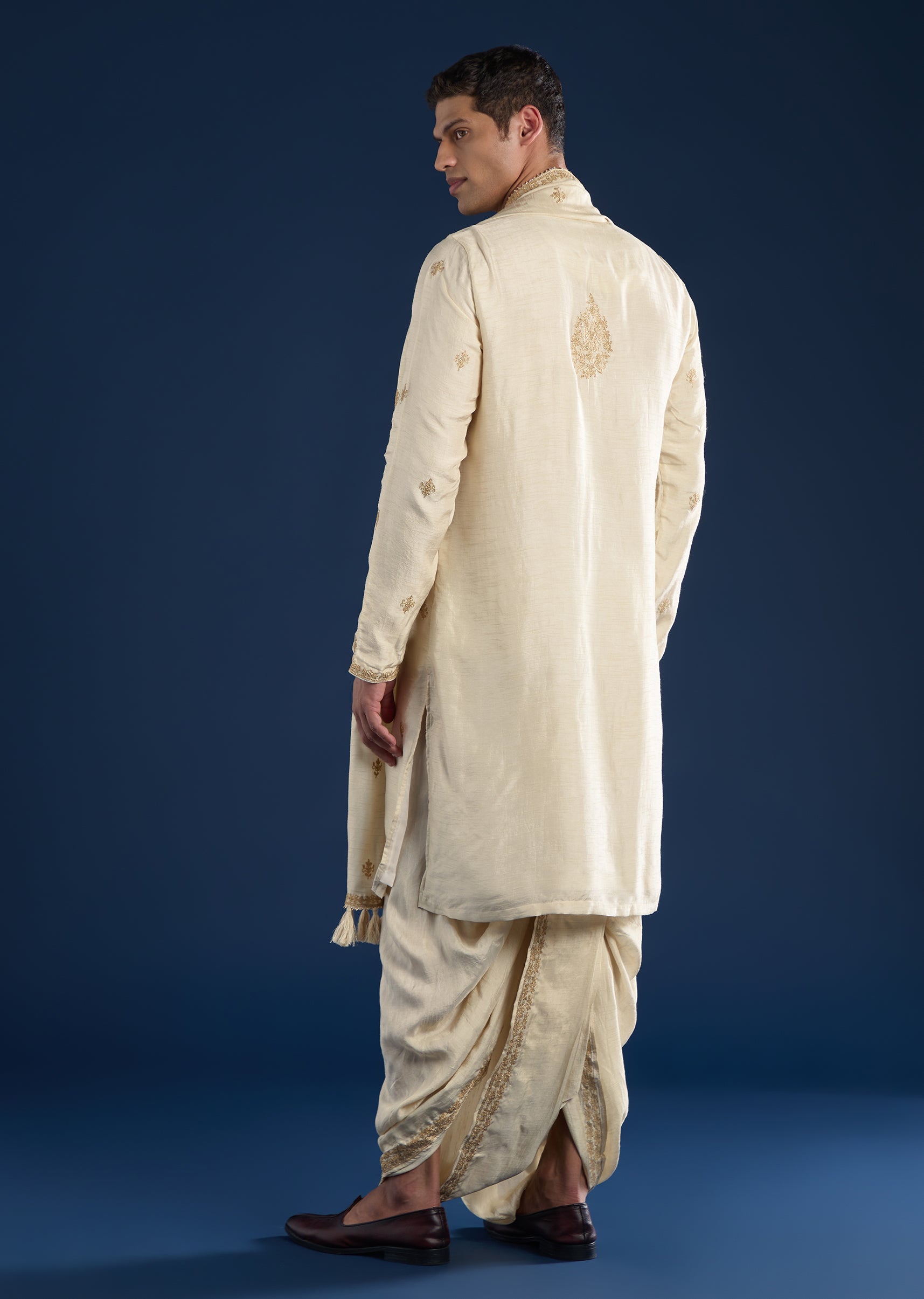 beige-kurta-set-with-dhoti- -dupatta-sg375449-5 adfc5f7e-f18d-43c6-901f-9986b9b8c35f