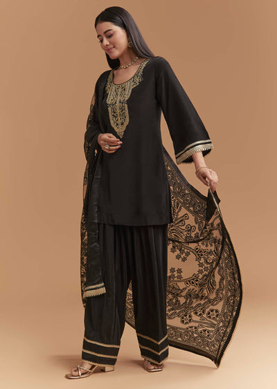 Black Crepe Kurta Set With Zardosi And Gota Work