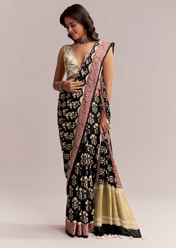 black-linen-printed-saree-with-hand-block-ajrakh-leaf-print-sg312003-1