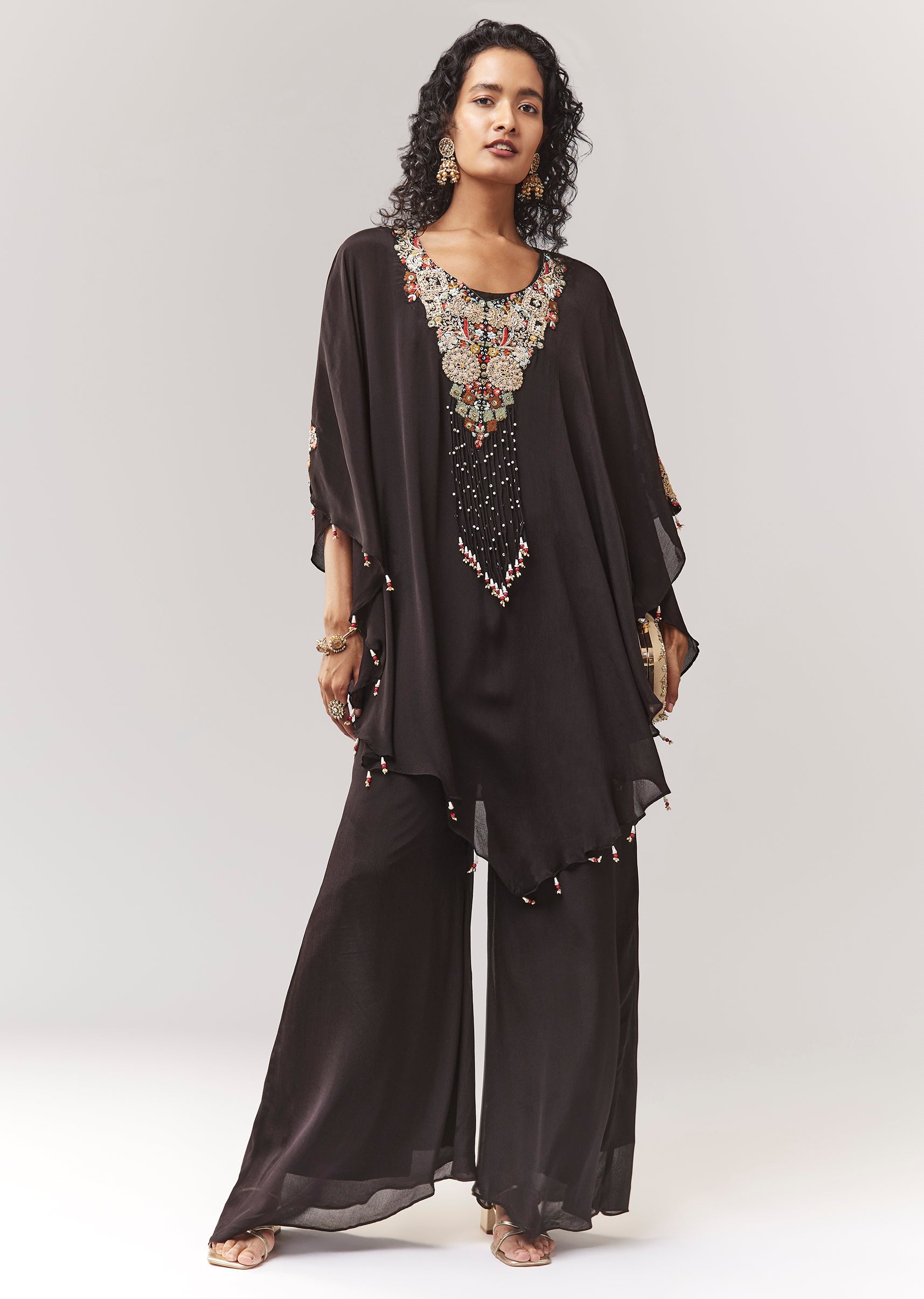 black-minimal-cape-set-with-thread-work-sg382309-1 eb1ff0cb-a819-4c19-a08e-a130be59b3ed