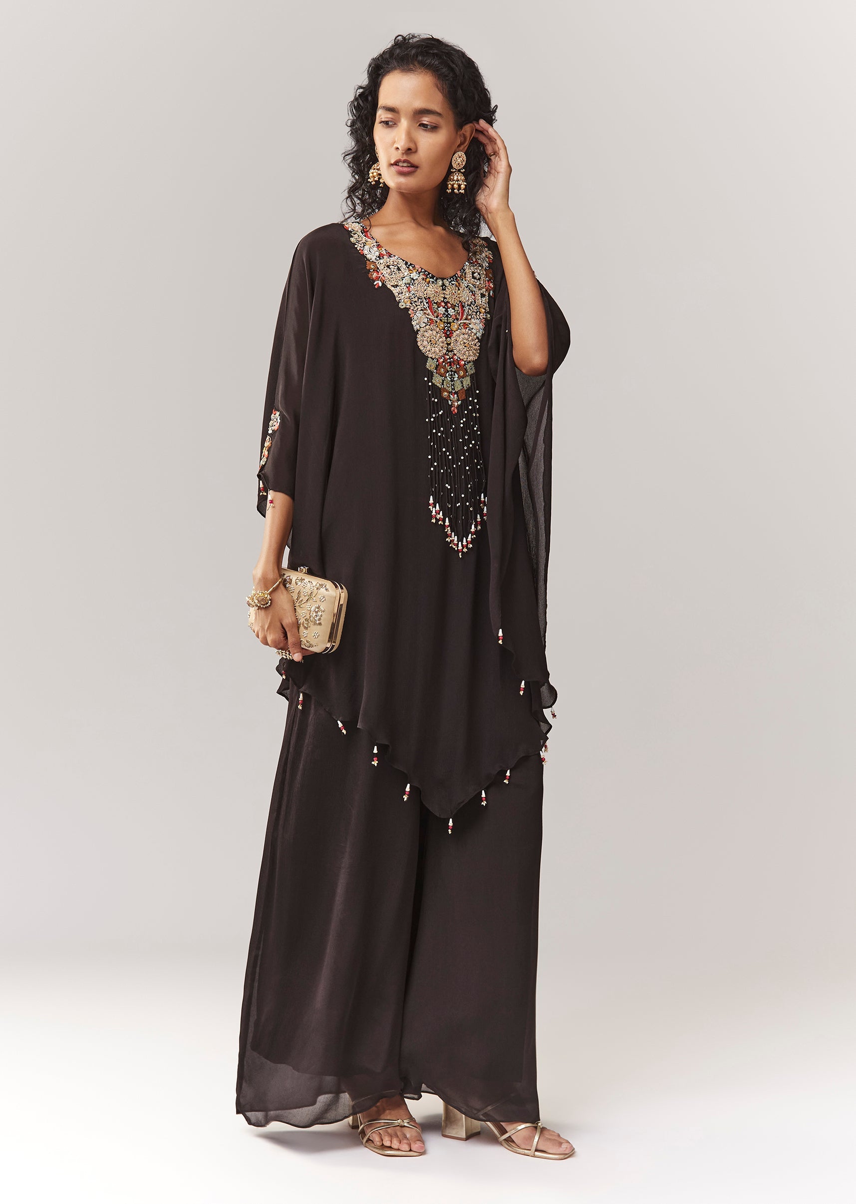 black-minimal-cape-set-with-thread-work-sg382309-3 ccbb5562-402d-488e-b026-eaa098ddd166