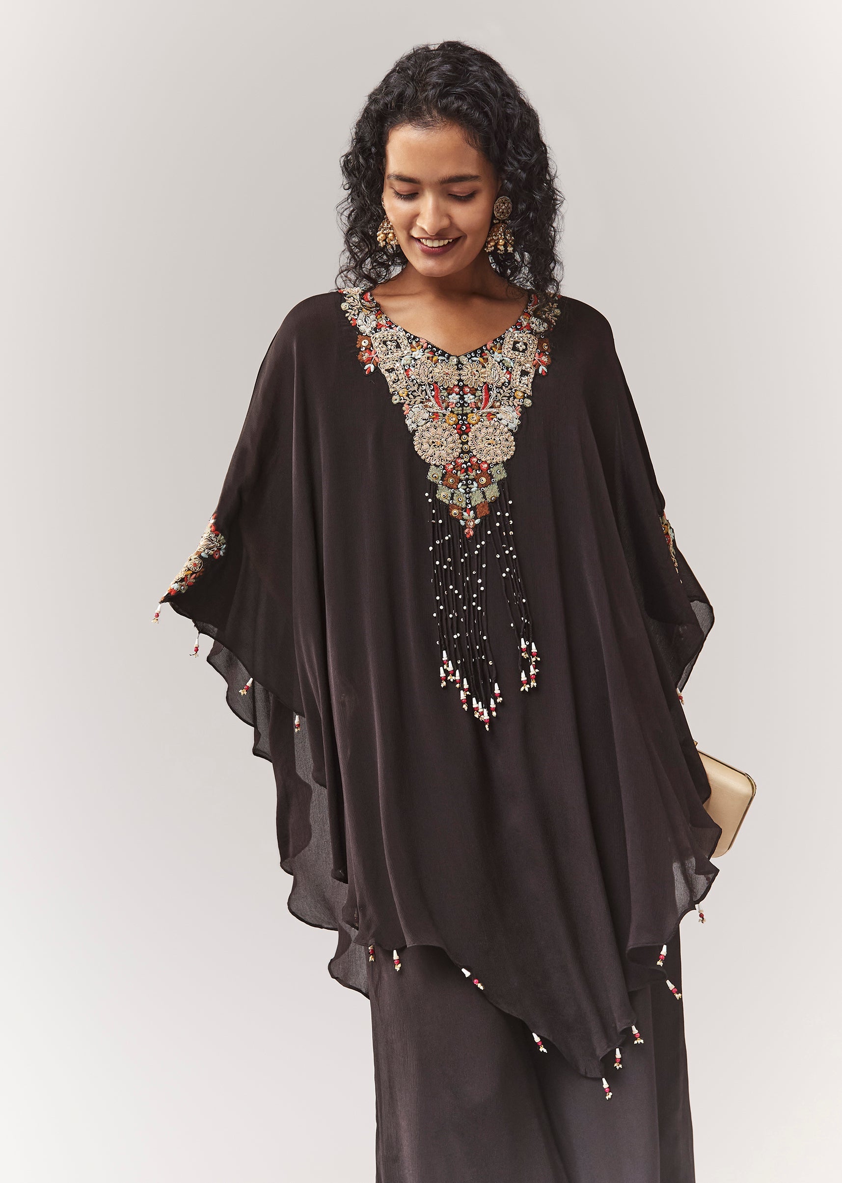 black-minimal-cape-set-with-thread-work-sg382309-4 2e506f14-6943-4e81-9565-17feabc7002e