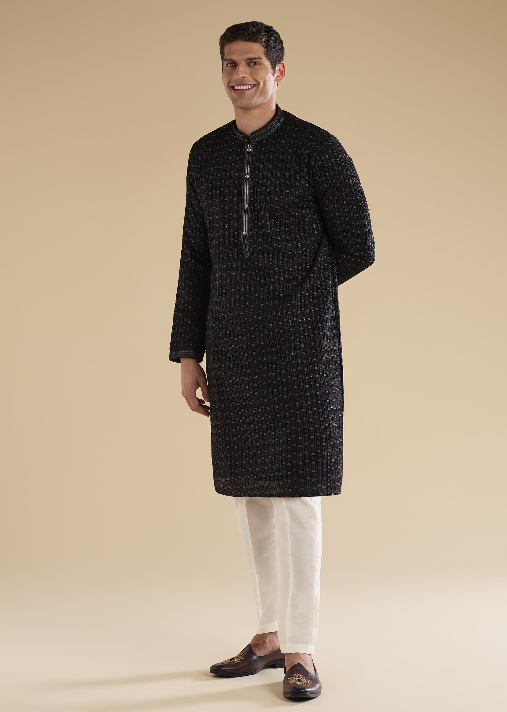 black-minimal-kurta-set-sg366360-4 2eeda3ab-7ef1-484e-b456-29c0e5d8f586