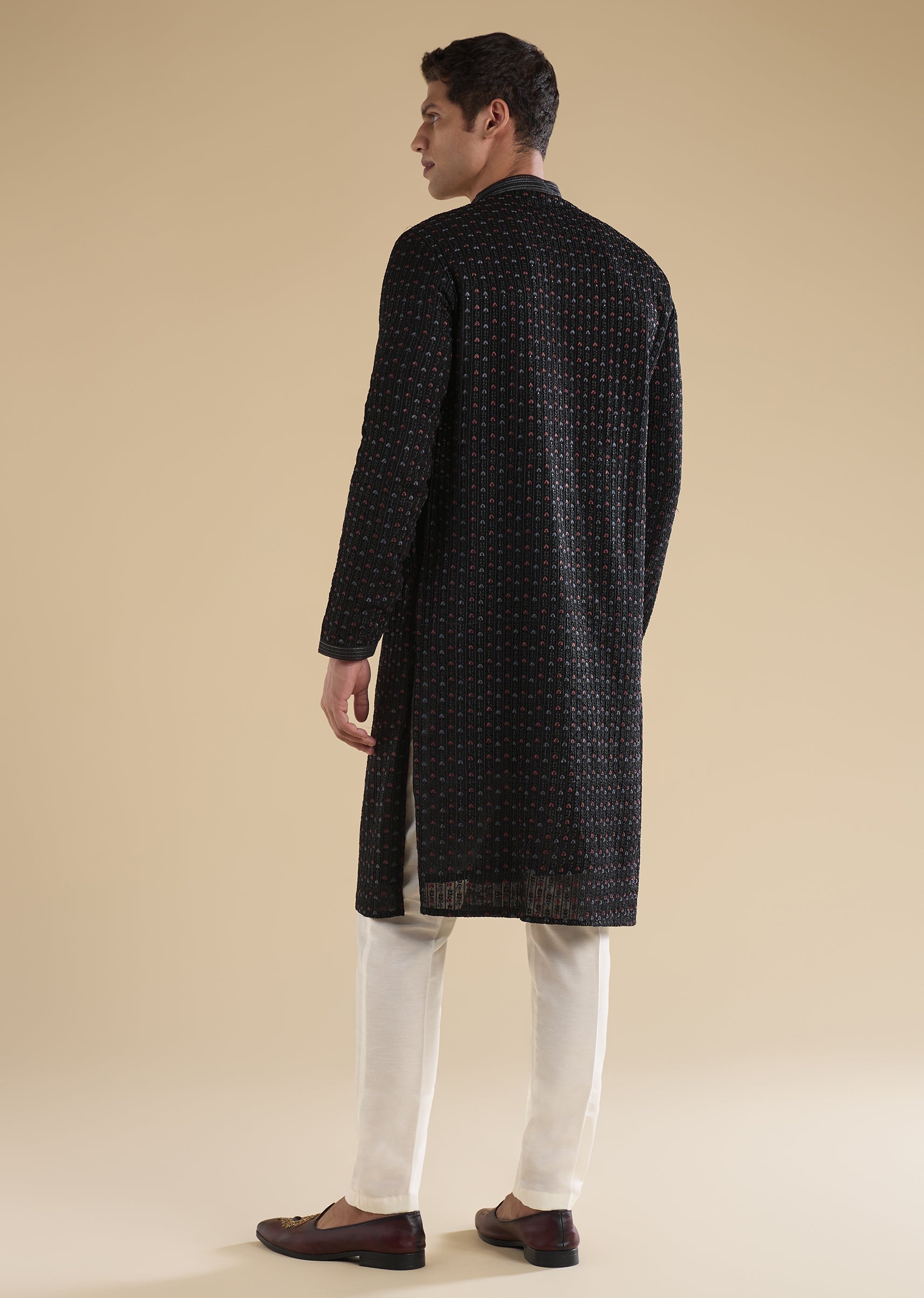 black-minimal-kurta-set-sg366360-5 8e97b204-5785-4c8c-925a-344cdc5d86c0