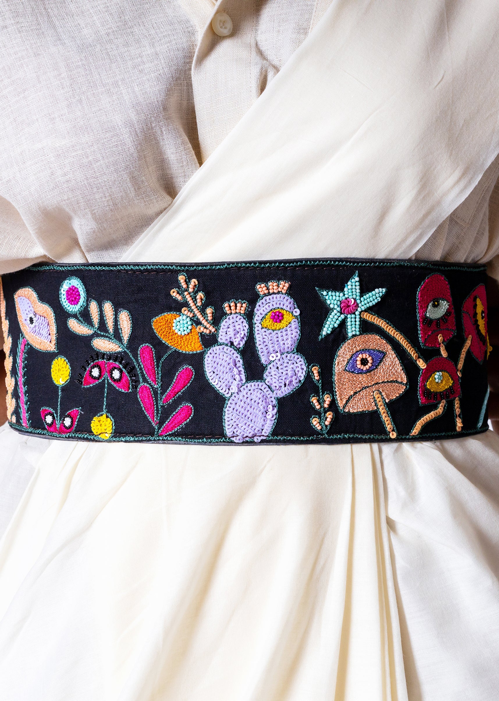 black-multi-color-embroidered-waist-belt-sg390881-3 6f112f98-76af-44d8-8375-e4dafd472385