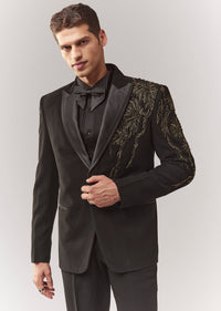 black-tuxedo-set-with-dori-work-cutdana-and-stone-sg323160-1 b303a939-8f2e-45e1-978f-b86dee6d3ab3