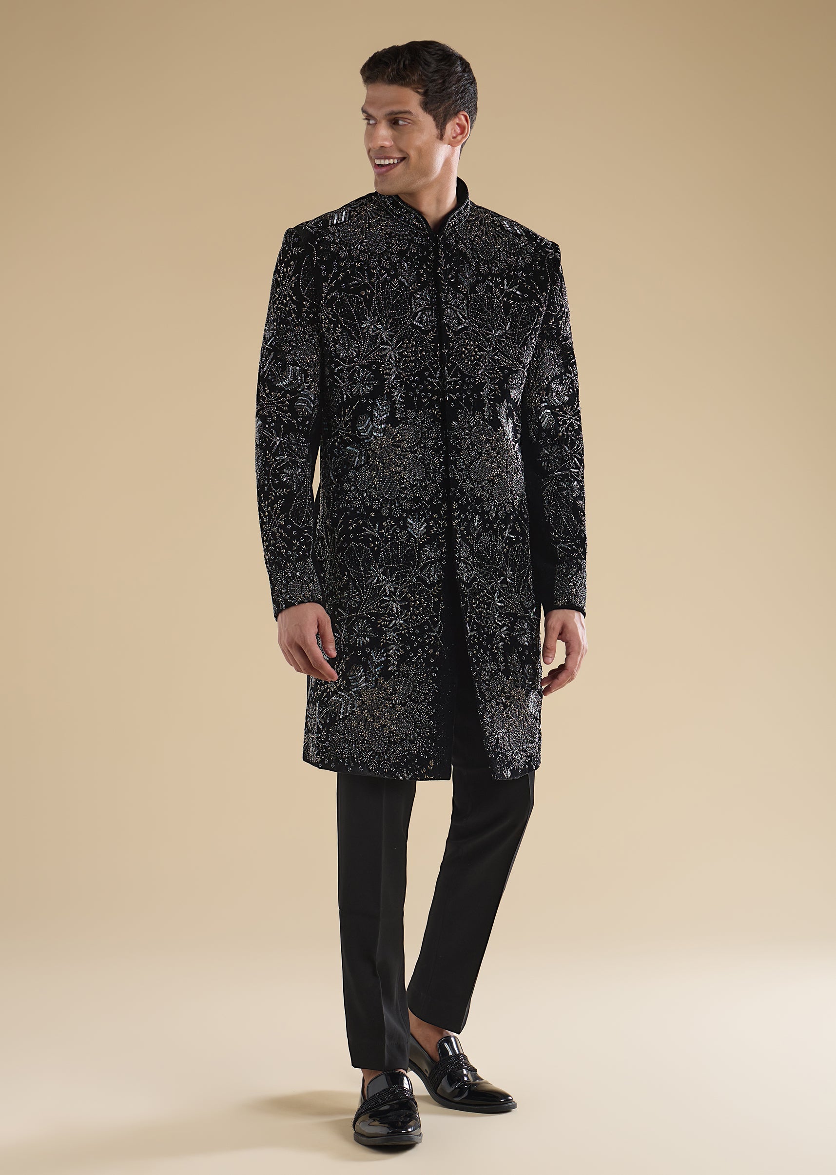 black-velvet-embellished-indo-western-set-sg348562-4 ebb7550c-5dad-40a2-a884-352f3382b564