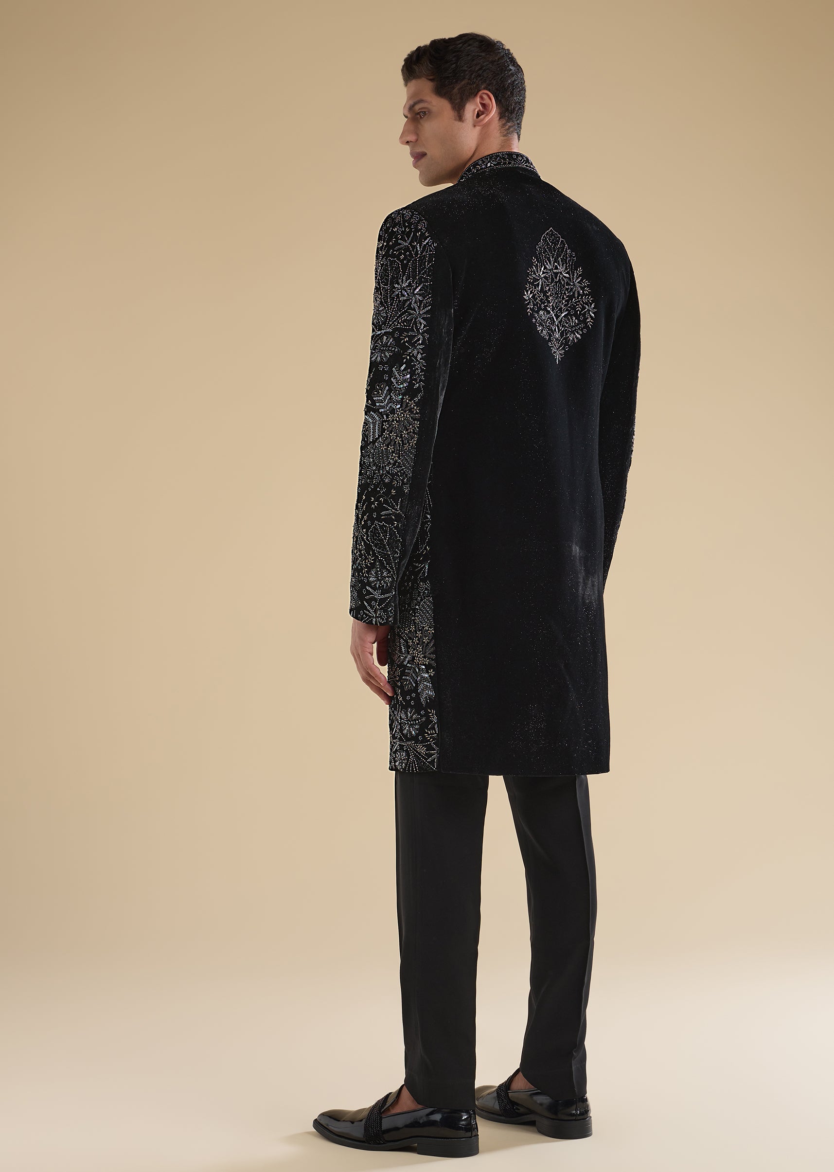 black-velvet-embellished-indo-western-set-sg348562-5 603ac1e1-15c0-4b3b-9f65-a48e99a83ca6