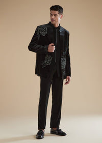 black-velvet-mens-jodhpuris-with-cut-dana-moti-detail-work-sg364806-1 ac8aeae0-41fa-43a3-85a5-93d2f561328b