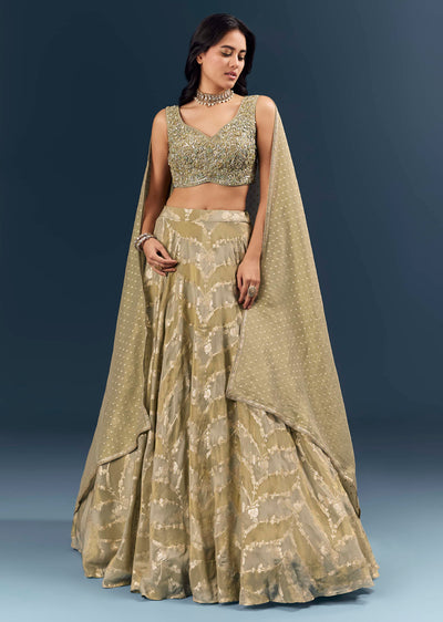 cream-banarasi-silk-bridesmaid-lehenga-with-heavy-hand-embroidery-sg363218-1