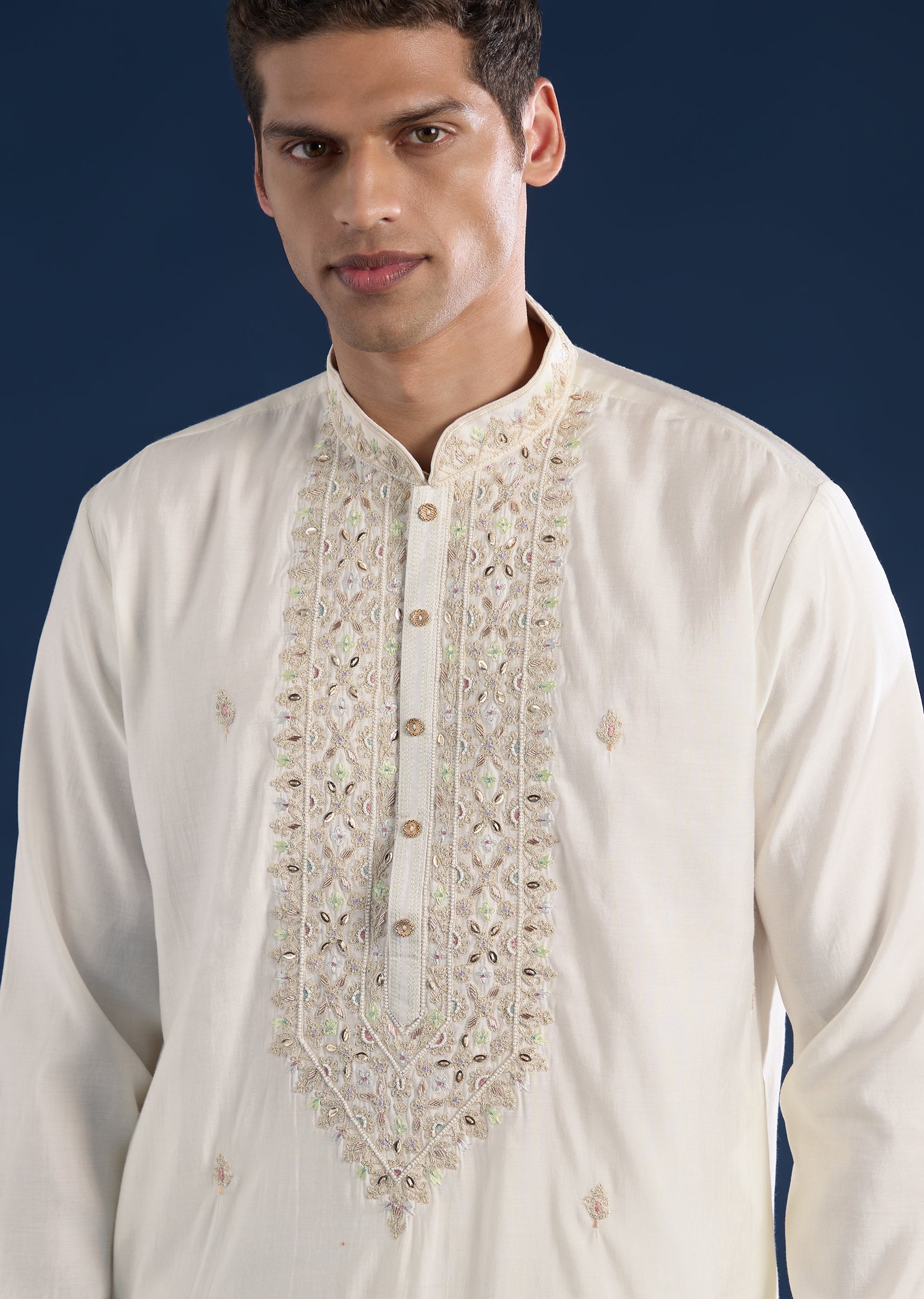 cream-minimal-kurta-set-sg376868-1 e37320ab-02e2-49f1-bfd7-84c135597641