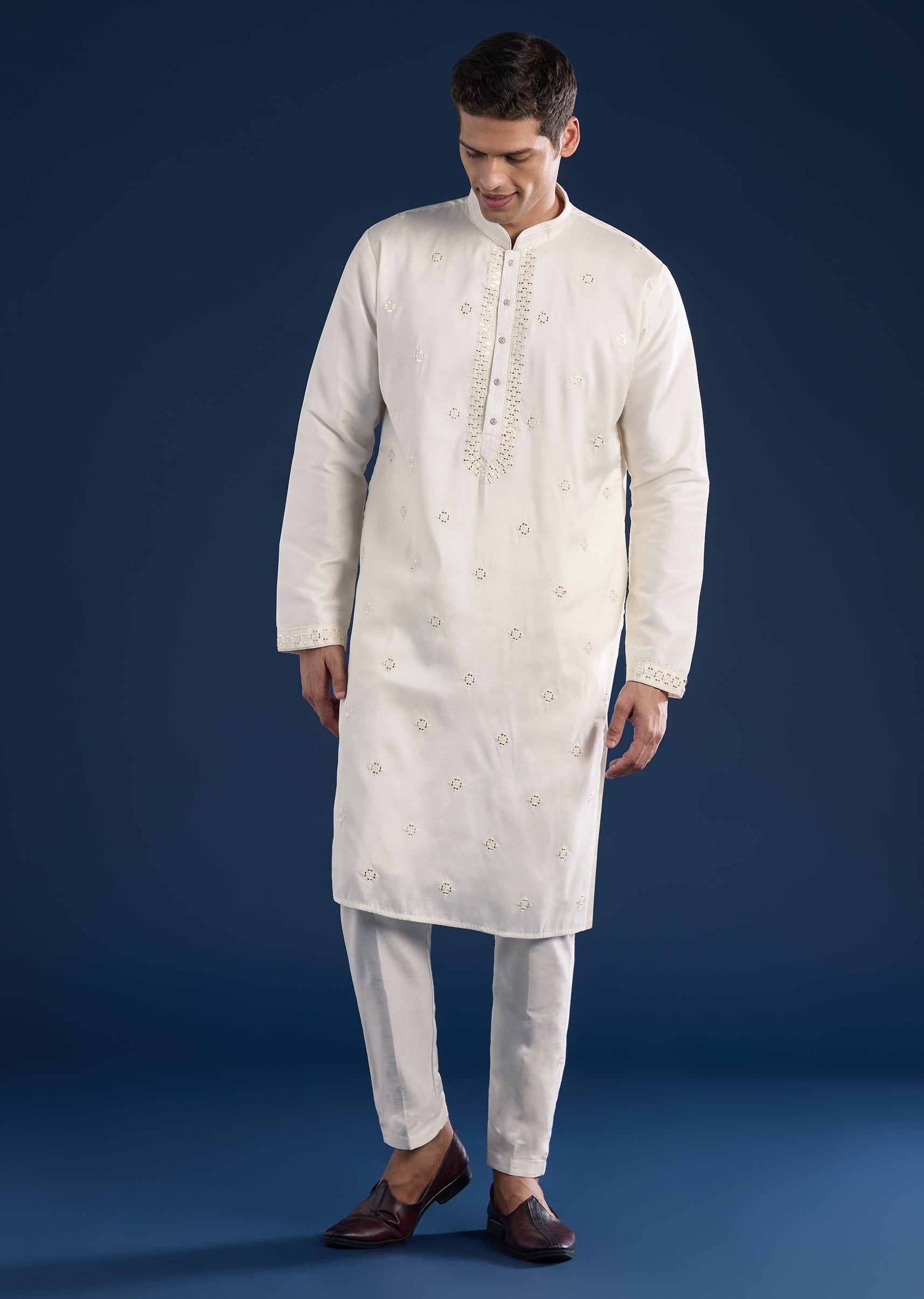 cream-minimal-mirror-kurta-set-sg377403-4 fce323a4-c073-4fab-813d-b0453e5dbfb8