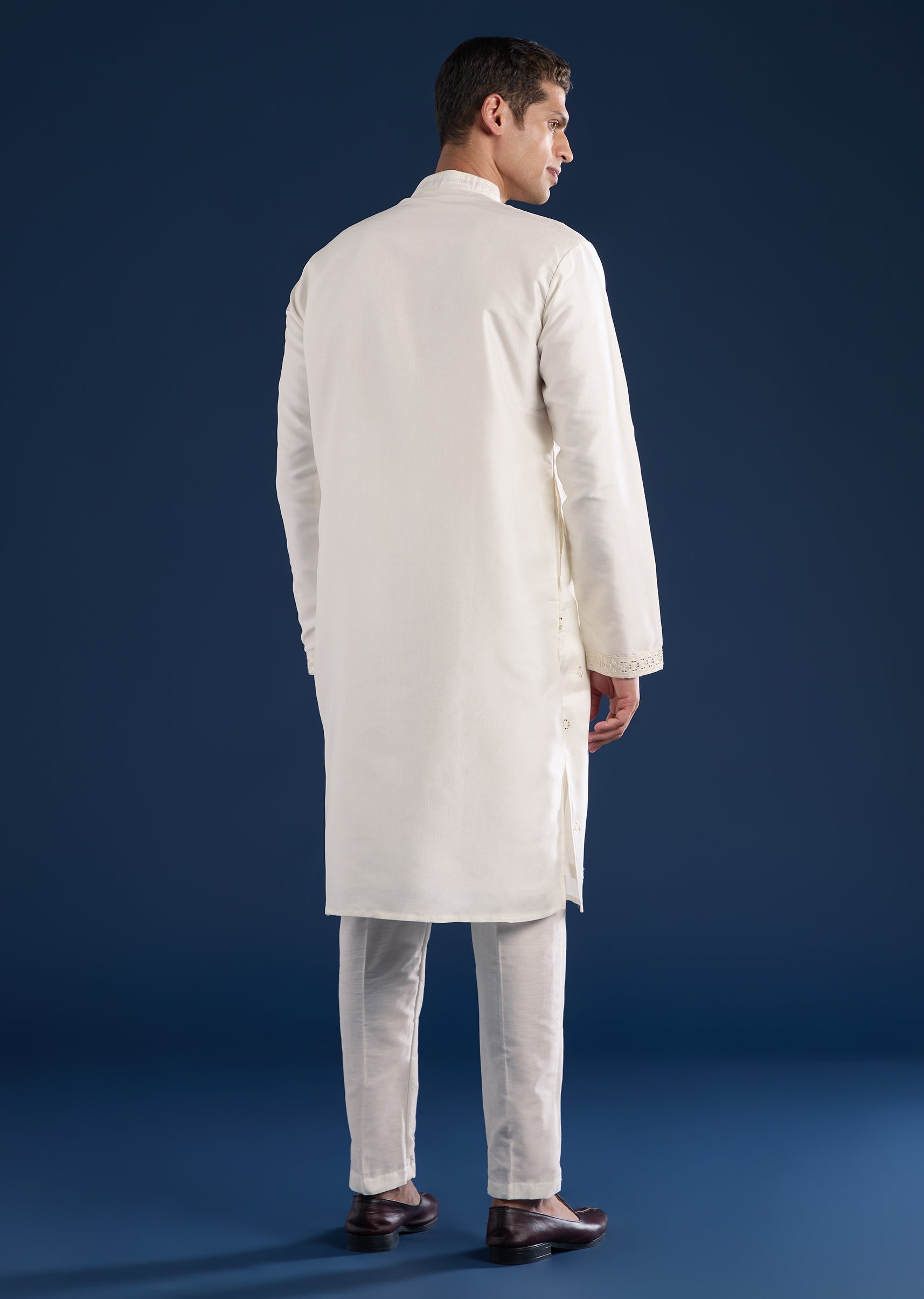 cream-minimal-mirror-kurta-set-sg377403-5 22c24045-d63d-43a3-ab09-ab90fbfa2b5d