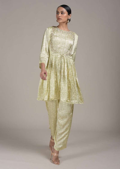 cream-peplum-suit-in-satin-blend-with-bandhani-print-all-over-online-kalki-fashion-d0015050y-sg47255 3