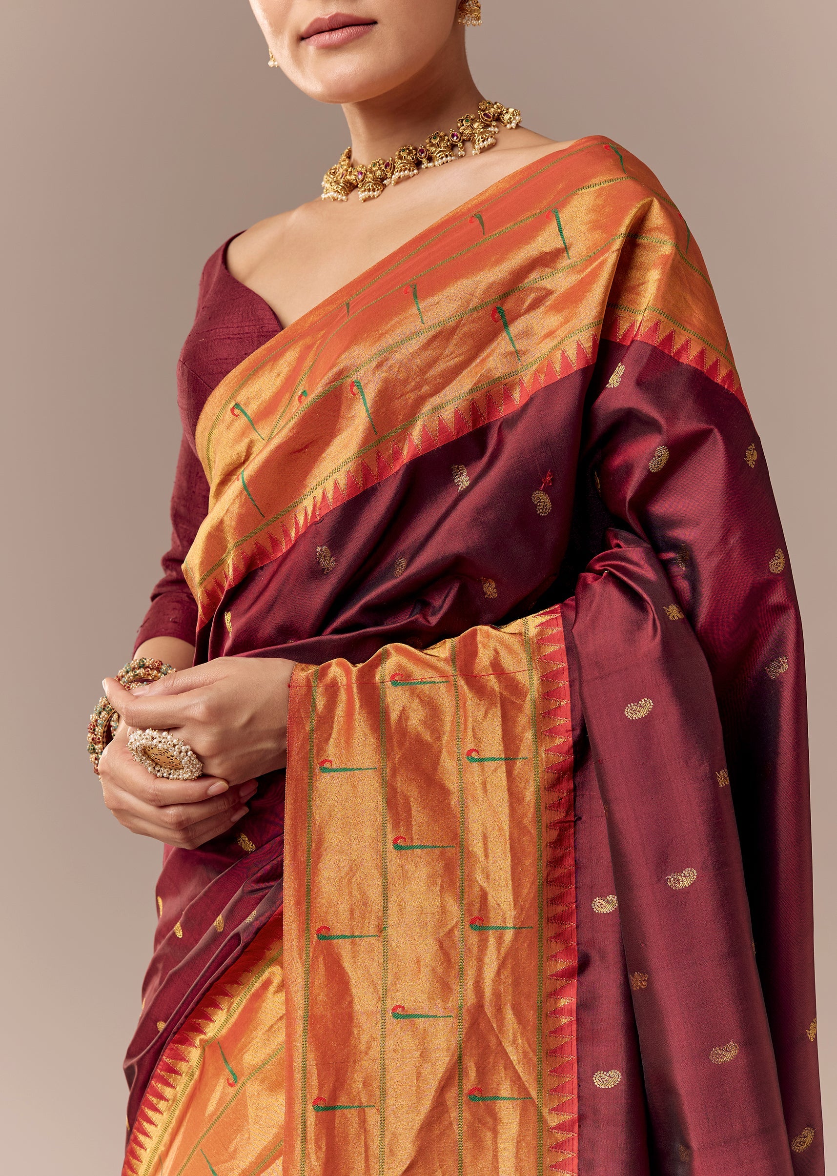 deep-maroon-paithani-saree-with-muniya-motif-border-sg121962-2 3a7c2452-0d2f-4c8d-9faf-4d1fcf927214