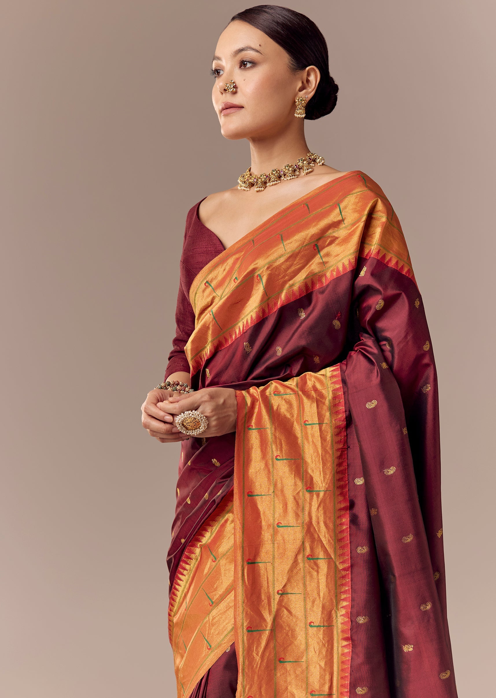 deep-maroon-paithani-saree-with-muniya-motif-border-sg121962-5 41354ef3-fed6-42ba-b6fc-ce828055ee1b