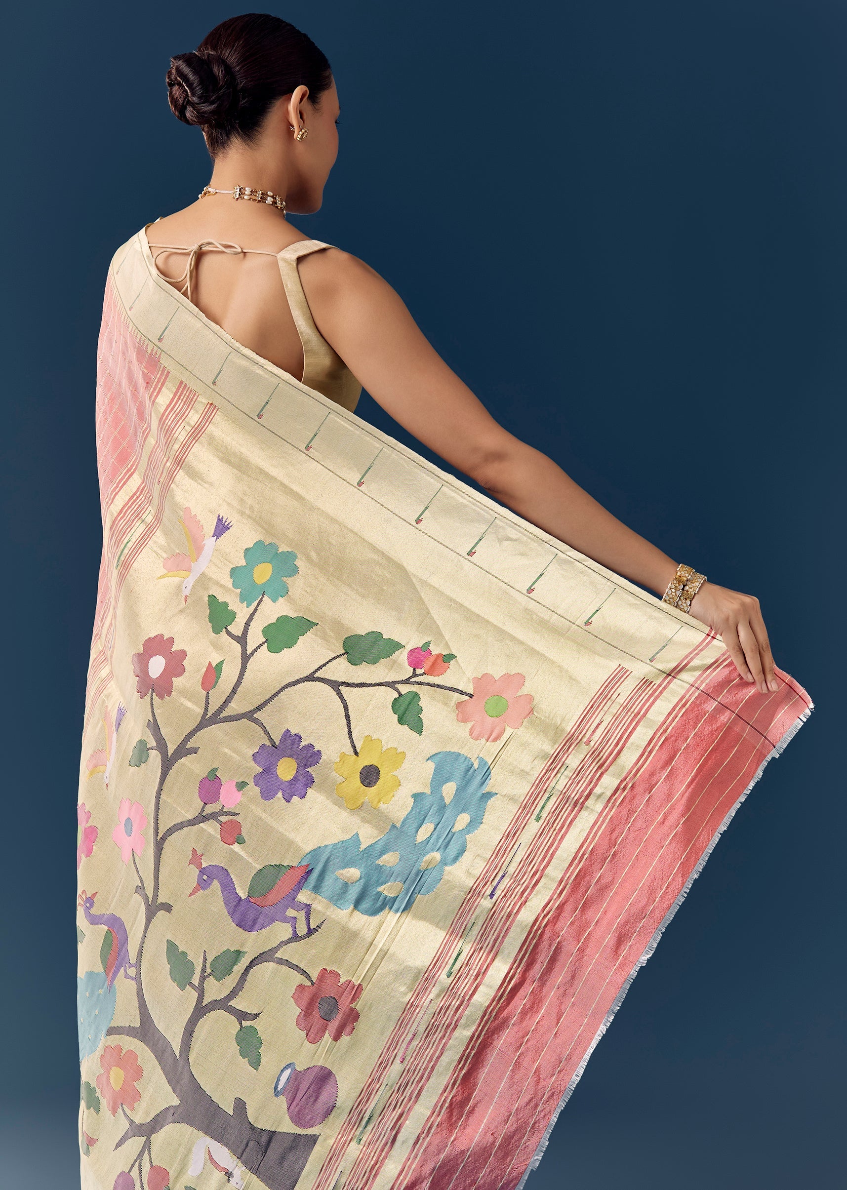 dusty-pink-paithani-silk-saree-with-muniya-motif-sg292209-6 8c85cdc1-2edd-422d-b6e2-6e371c1bcc43