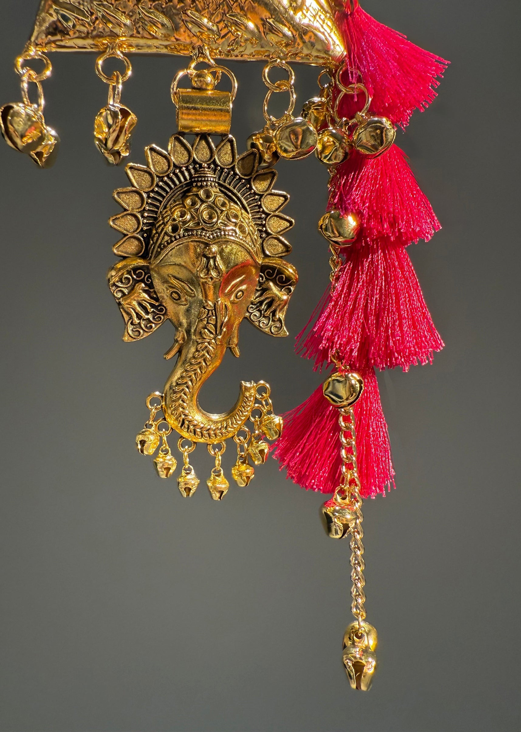 gold-ganesha-charm-potli-bag-sg387332-2 d65be156-3b69-4f8b-a35b-355daa1d75a8