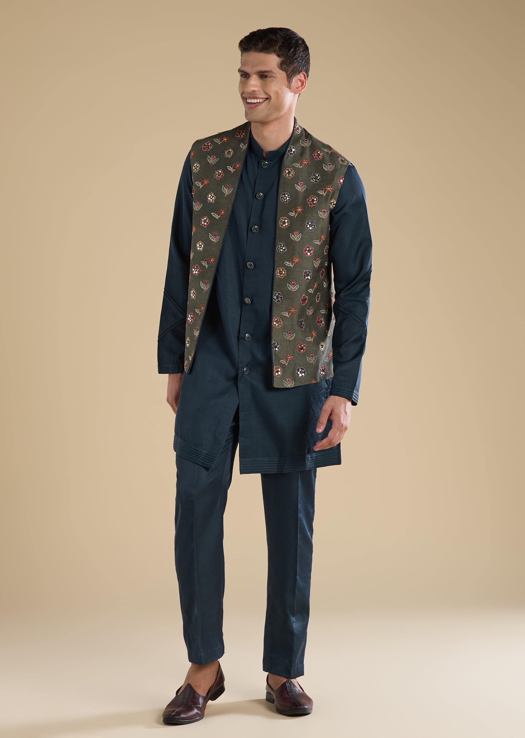 green-embellished-jacket-kurta-set-with-pants-sg335316-1 13fcf377-3f7d-4dc9-b473-93284dfe4d1f