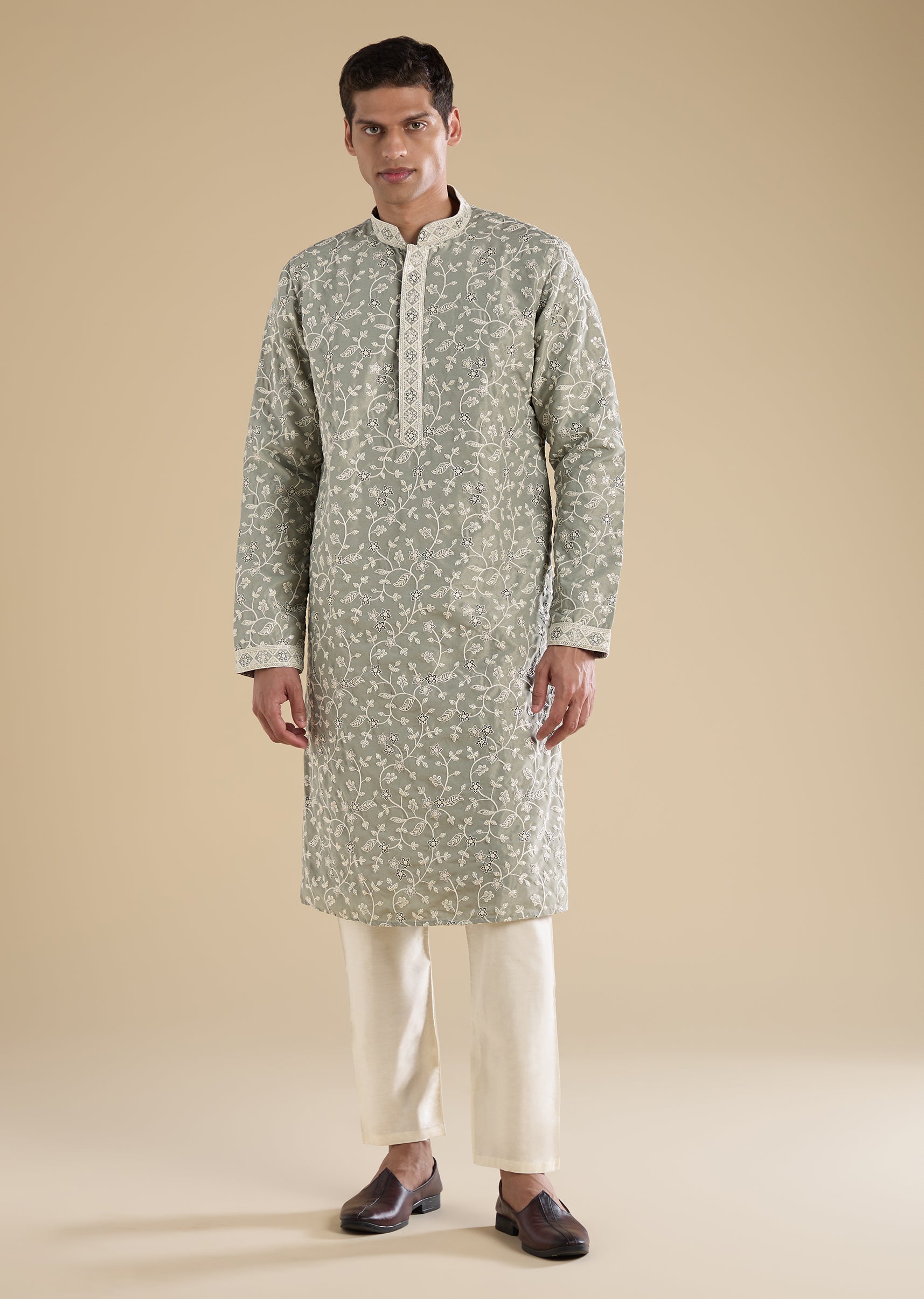 green-embroidered-kurta-set-sg367970-1 9ab20ea5-84b7-4dd0-bb80-69c2310bad88