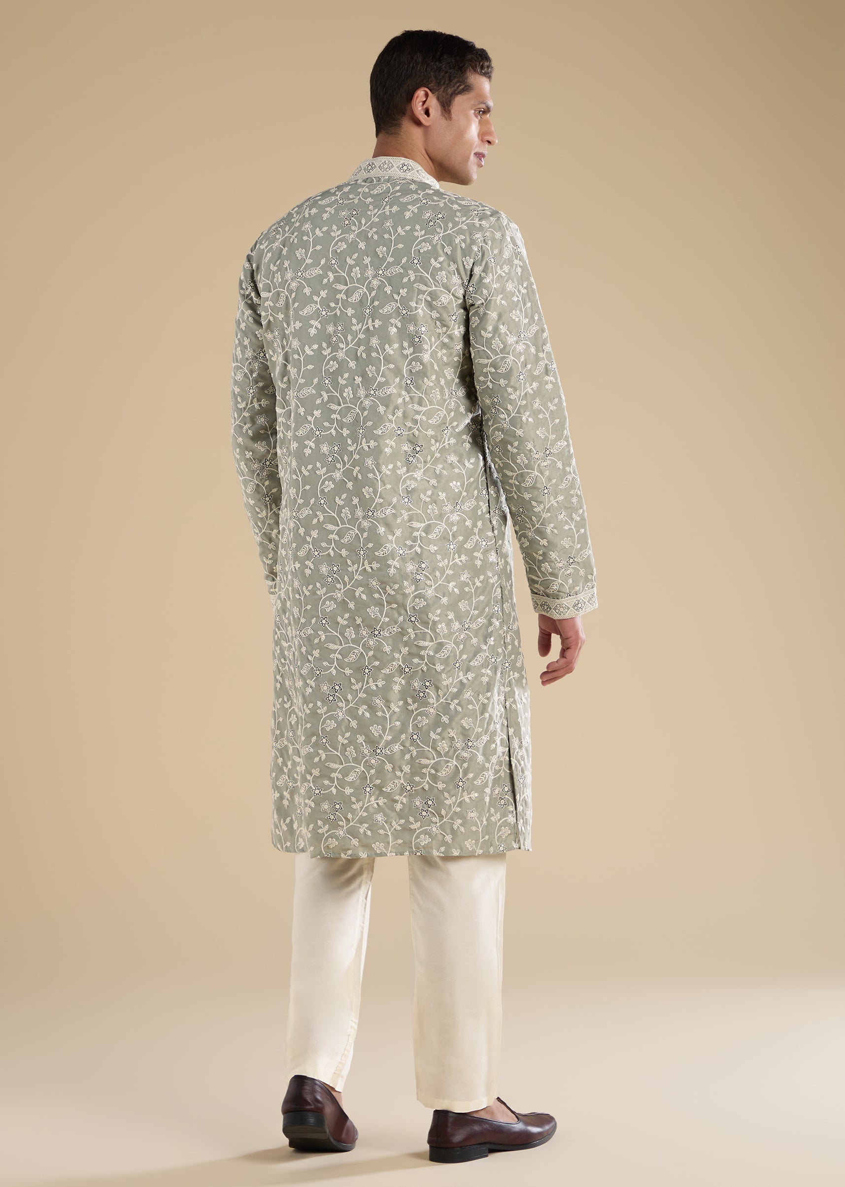 green-embroidered-kurta-set-sg367970-5 7190a7e1-1fba-4c71-a87f-ac7b42a04cb9