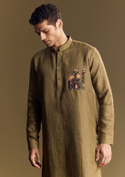 green-linen-kurta-set-with-hand-embroidered-detailing-sg321636-1