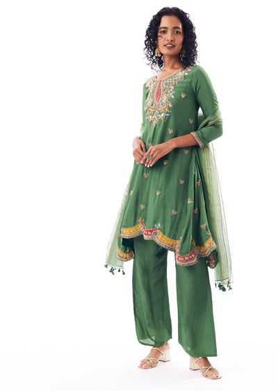 green-short-anarkali-set-with-thread-and-sequin-work-sg382001-1 2bcacd84-04c8-476f-9c48-4328a37117d4