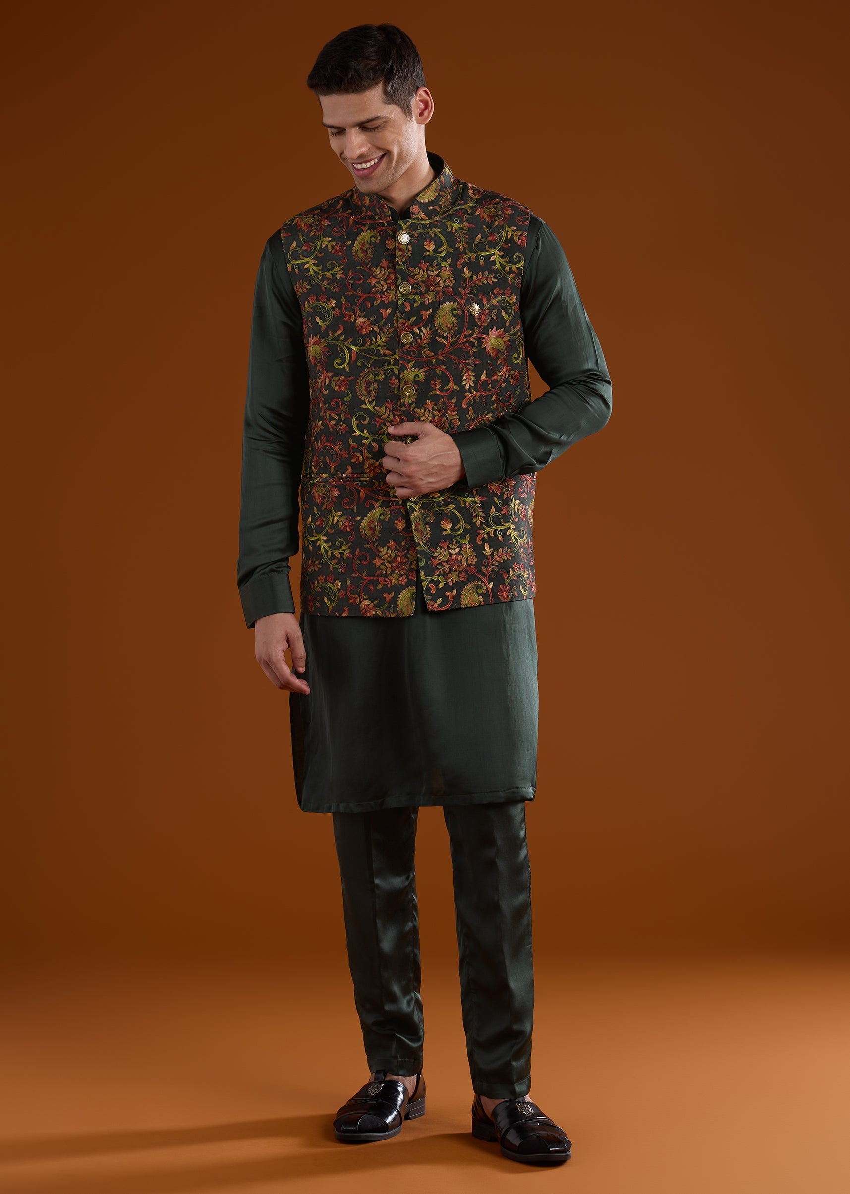 green-silk-mens-kurta-jacket-set-sg332820-1 606b0dd3-fe4a-48e7-9afc-1cc647d0eb78