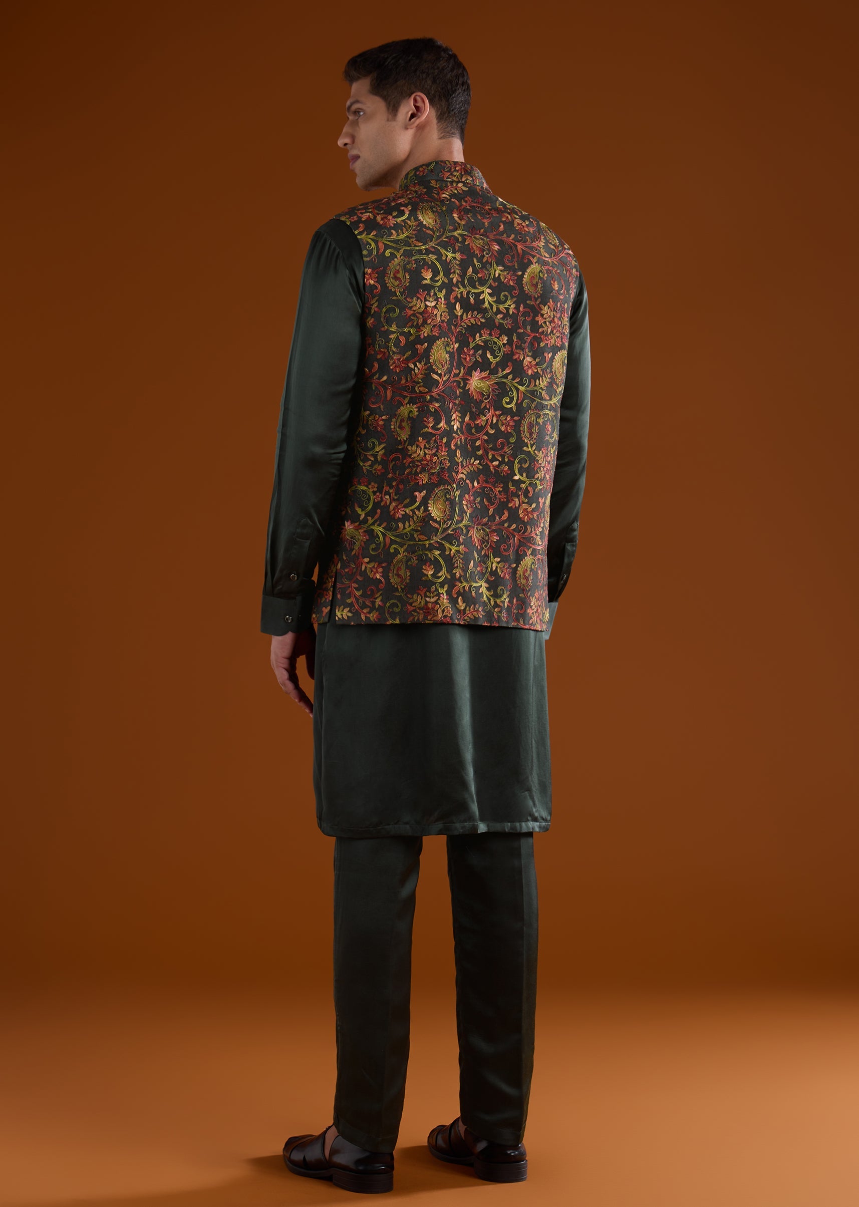 green-silk-mens-kurta-jacket-set-sg332820-5 c8790278-a56b-4841-bbbe-1f371ce69d17
