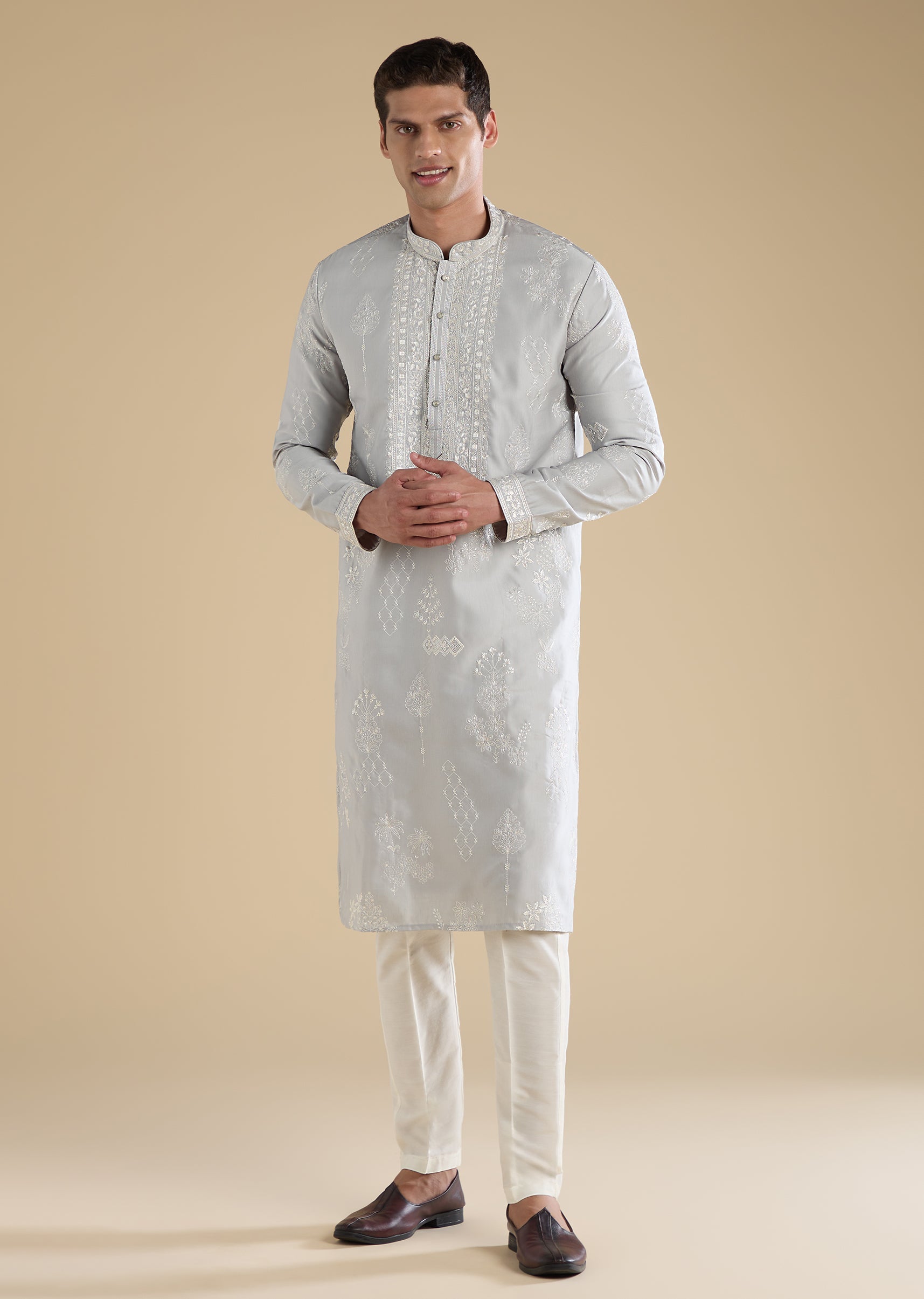 grey-embellished-kurta-set-with-pants-sg369761-3 67fd5079-2e02-4f27-bfda-586cb1584b37