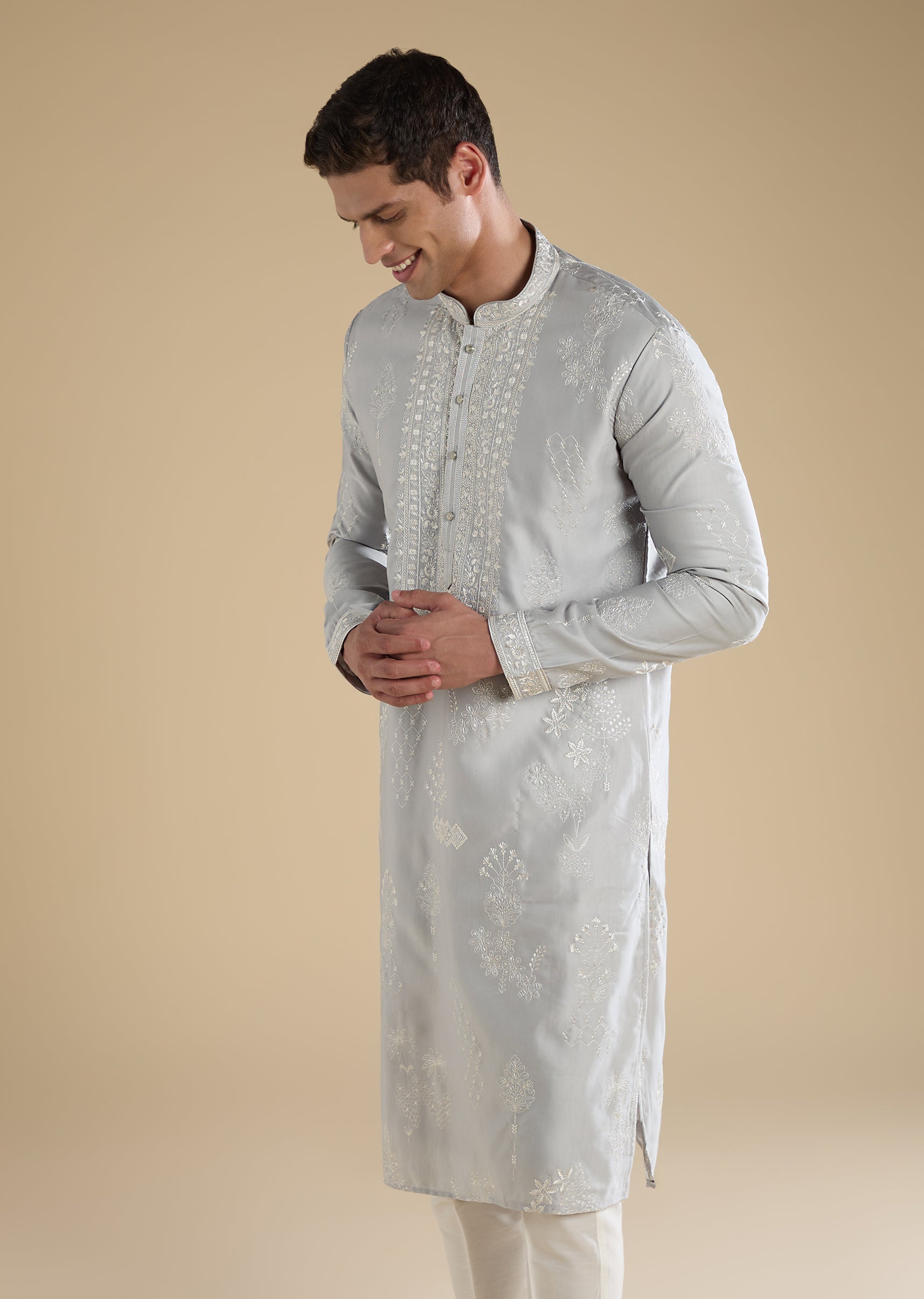grey-embellished-kurta-set-with-pants-sg369761-4 d73485be-78f3-43a1-9da7-1af960aeb648
