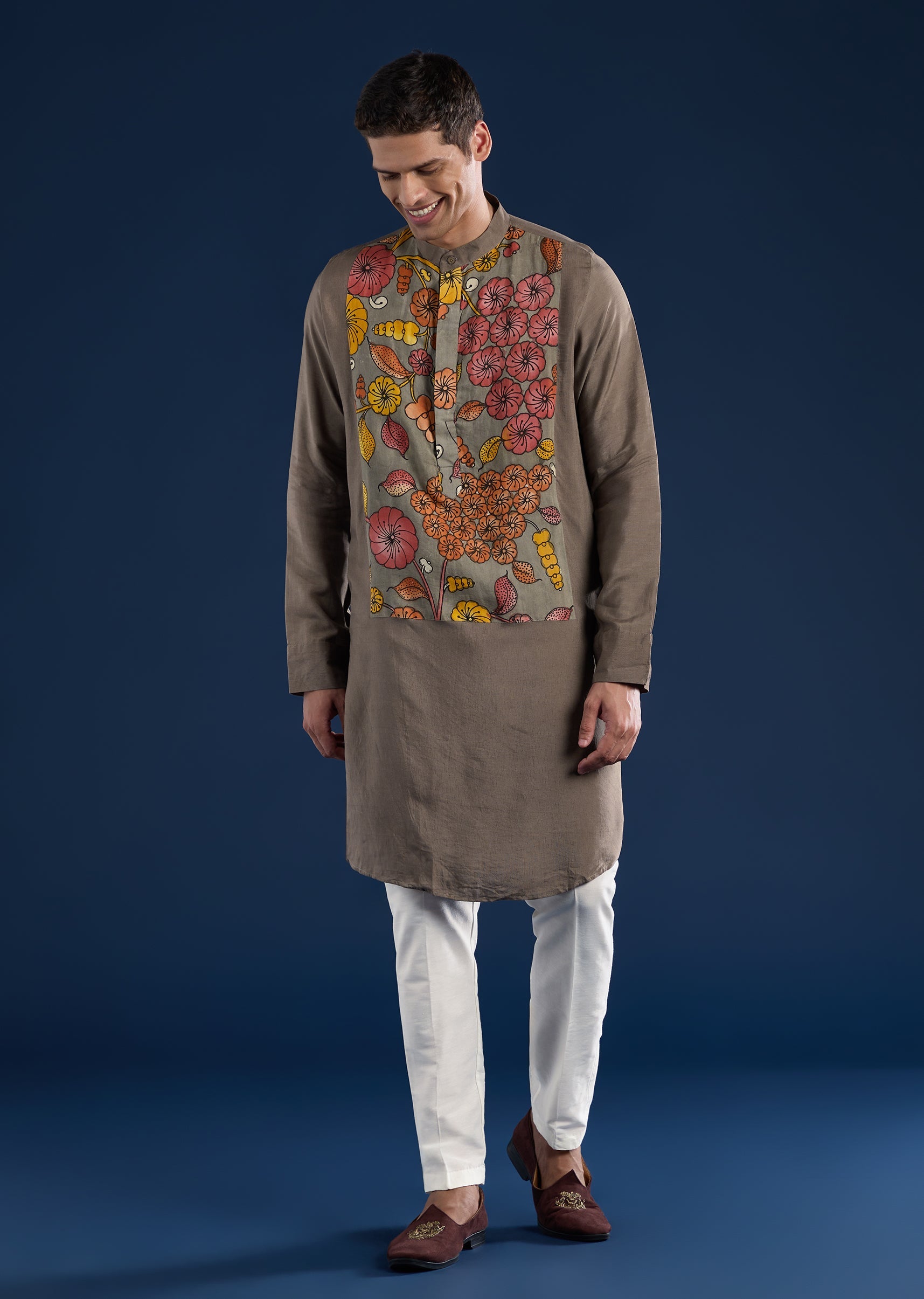 grey-handpainted-kalamkari-kurta-set-sg364424-1 2eb36530-5651-44e0-9c8d-3ef09db57647