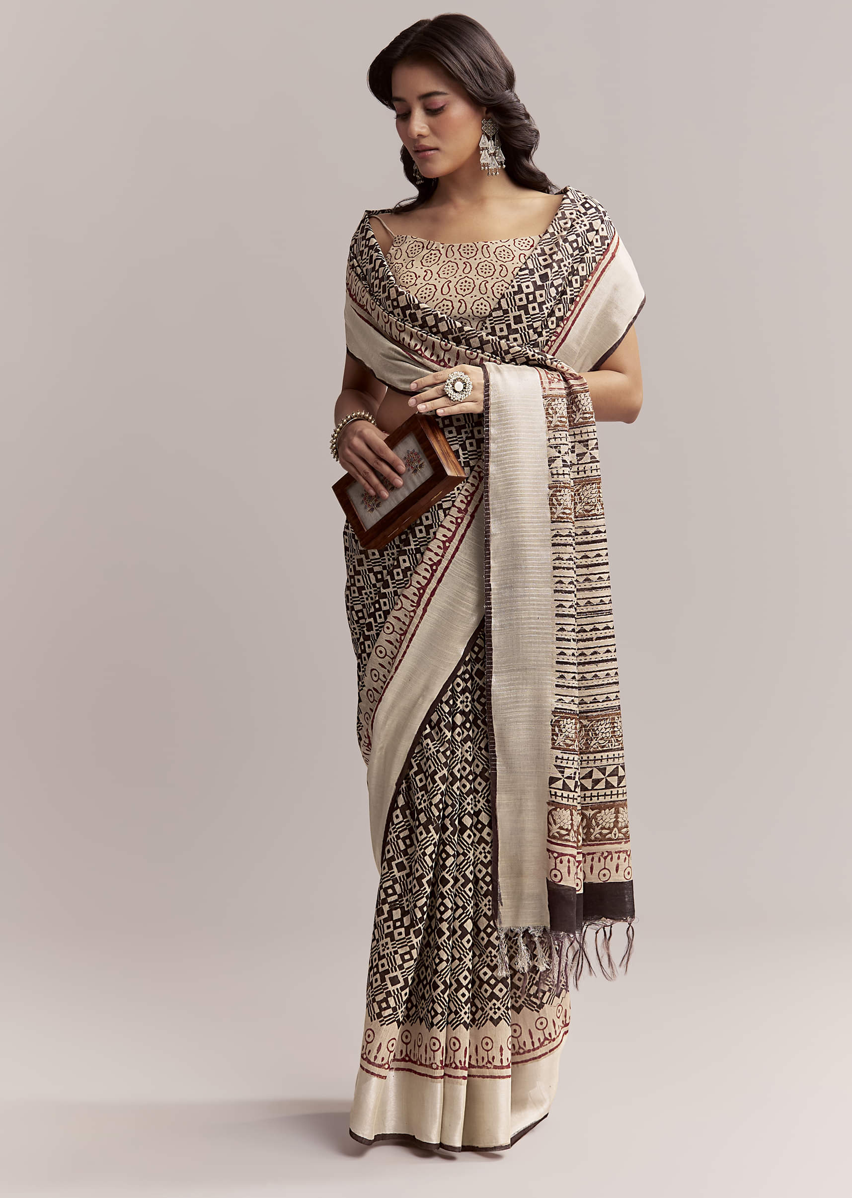 ivory-linen-printed-saree-with-authentic-ajrakh-print-sg312204-1