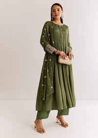 Mehendi Green Chinon Kurta Set With Zardosi And Butti Work
